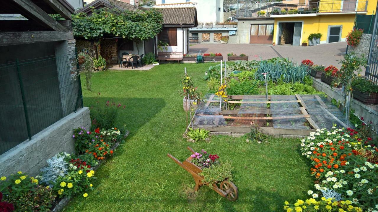 Casa Luca E Cristina Villa Mezzolago Kültér fotó