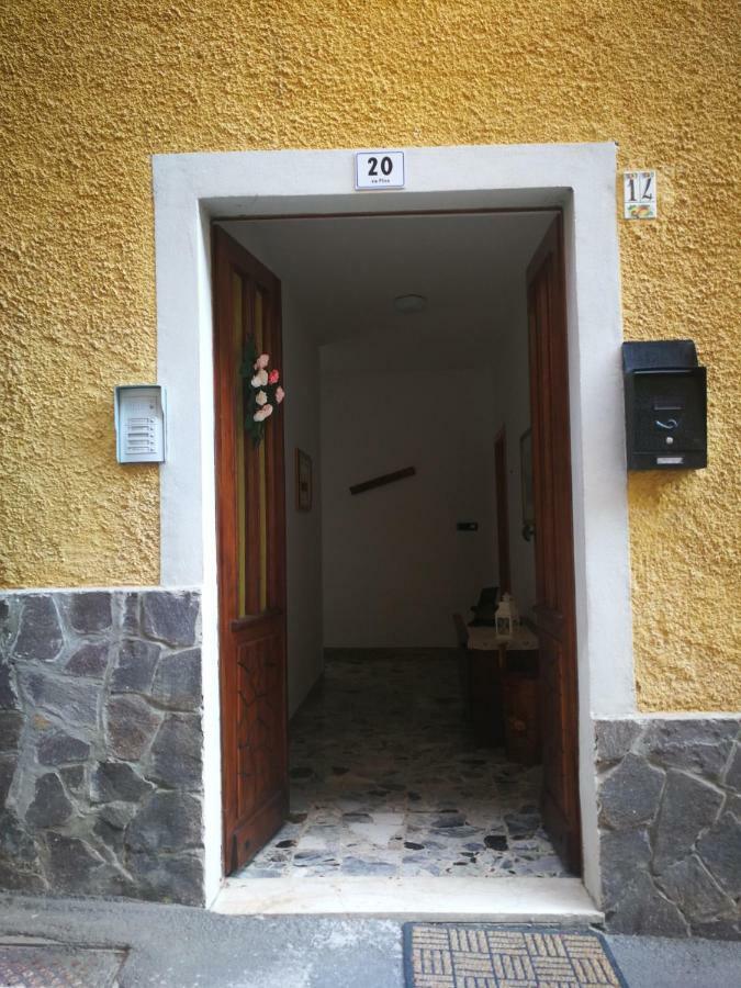 Casa Luca E Cristina Villa Mezzolago Kültér fotó